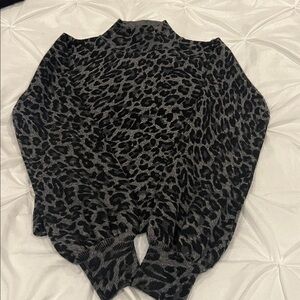 GENERATION LOVE Leopard Print Turtleneck Sweater SIZE XS